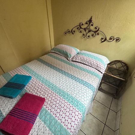 Hostal Los Girasoles By Hostal Inn Flores Exterior foto