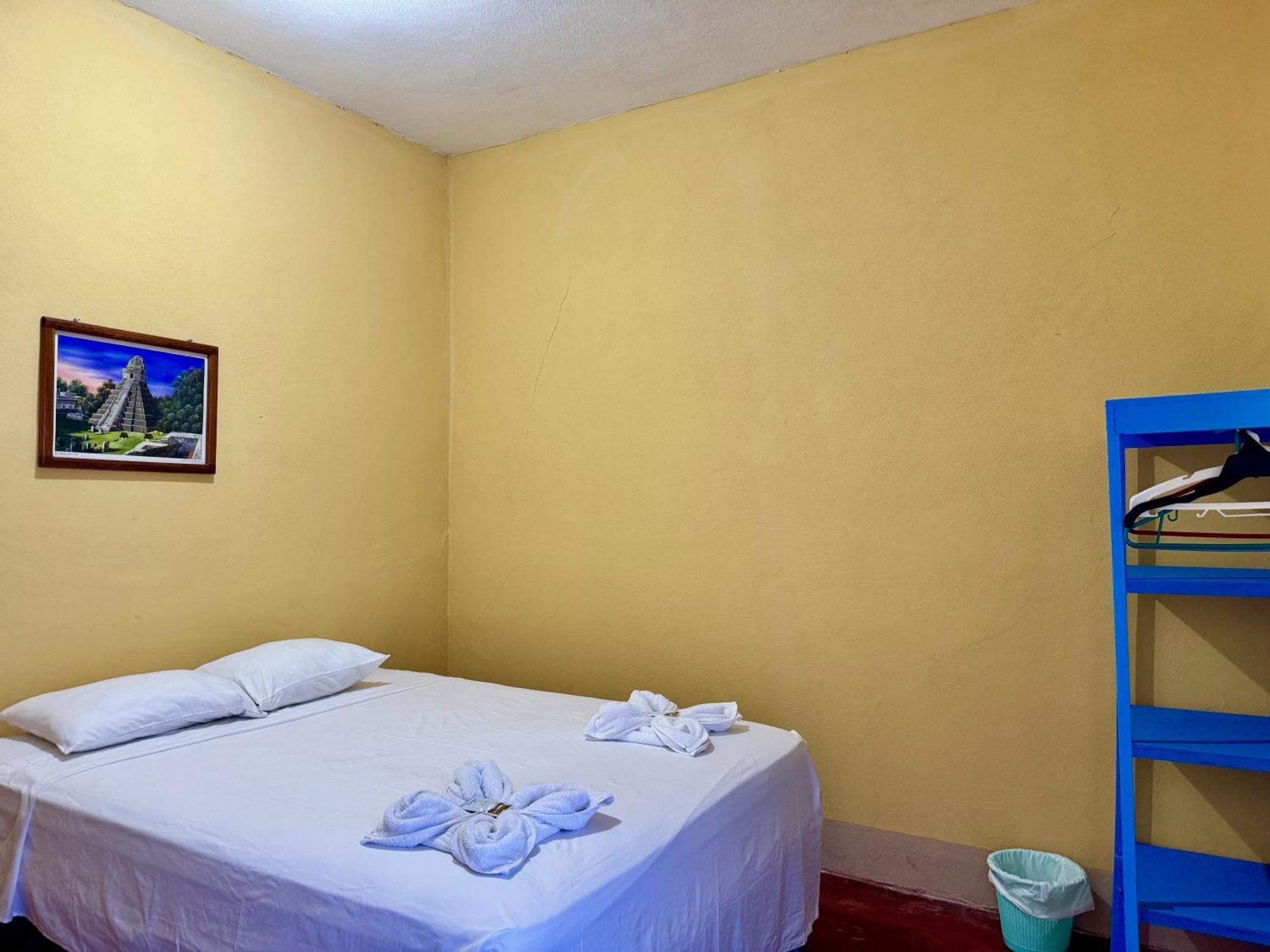Hostal Los Girasoles By Hostal Inn Flores Exterior foto
