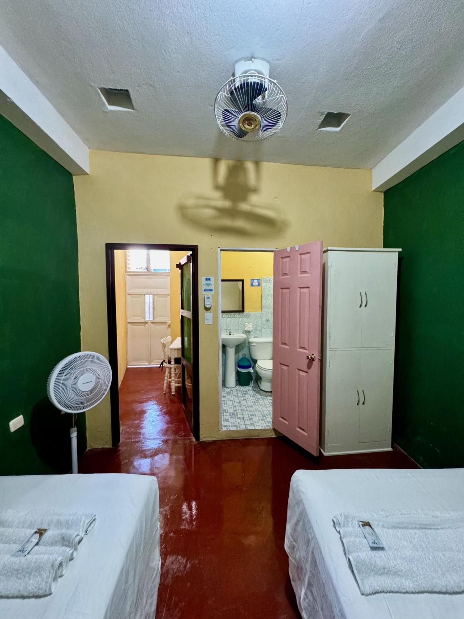 Hostal Los Girasoles By Hostal Inn Flores Exterior foto