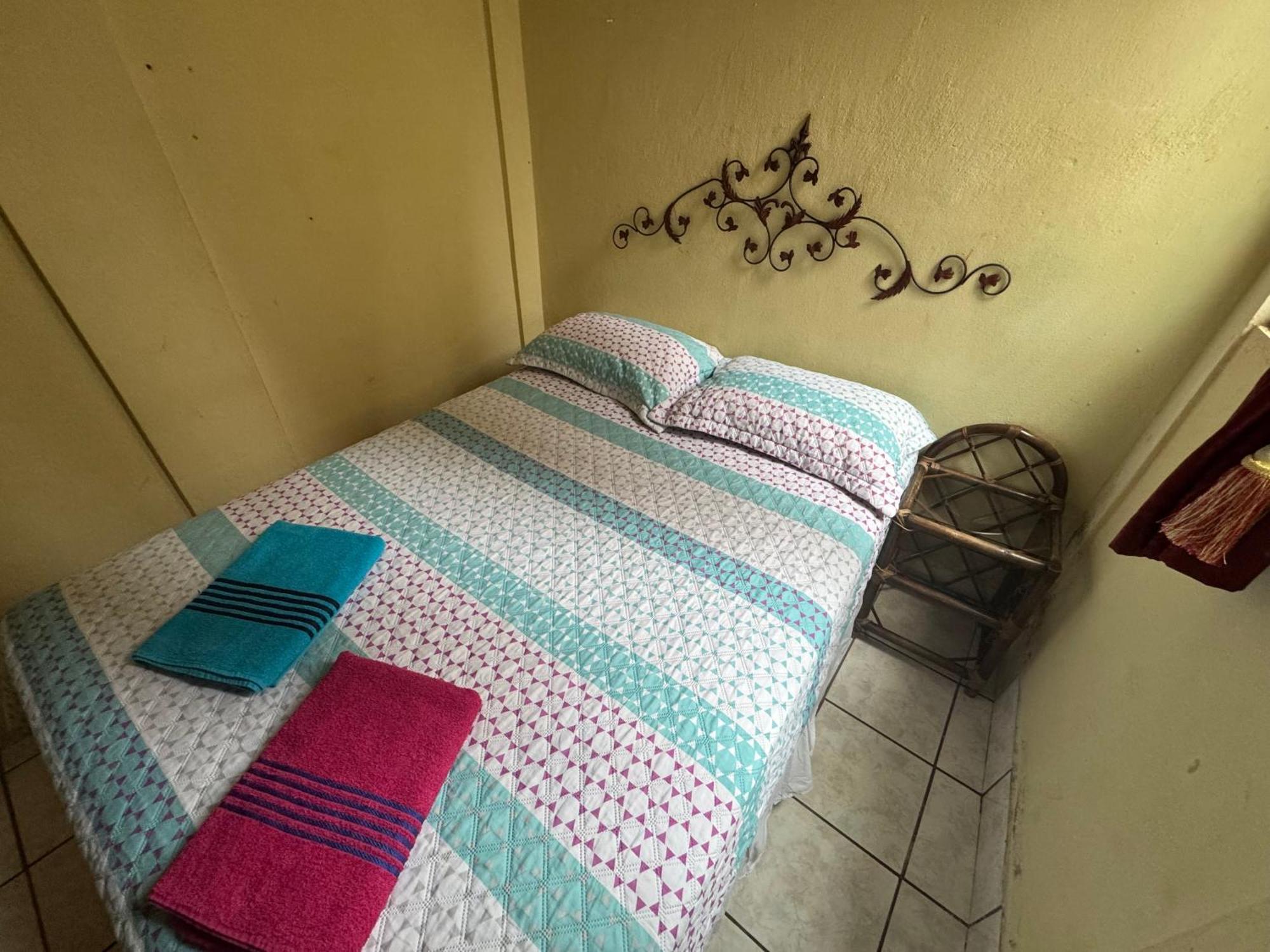 Hostal Los Girasoles By Hostal Inn Flores Exterior foto